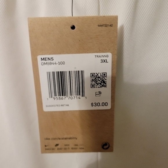 Men's White‎ Nike Training Shorts - Picture 2 of 3